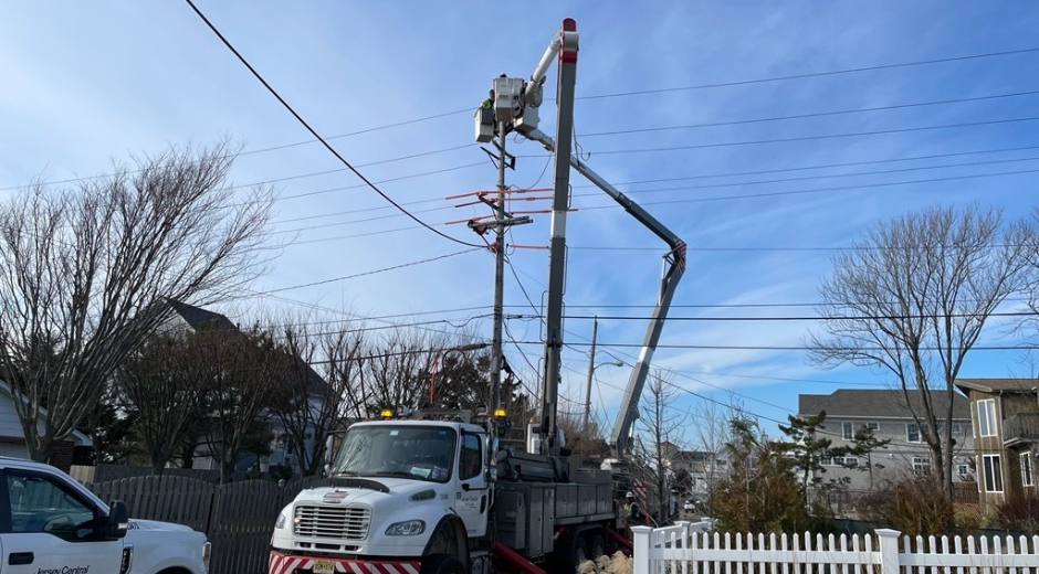 JCPL line worker truck