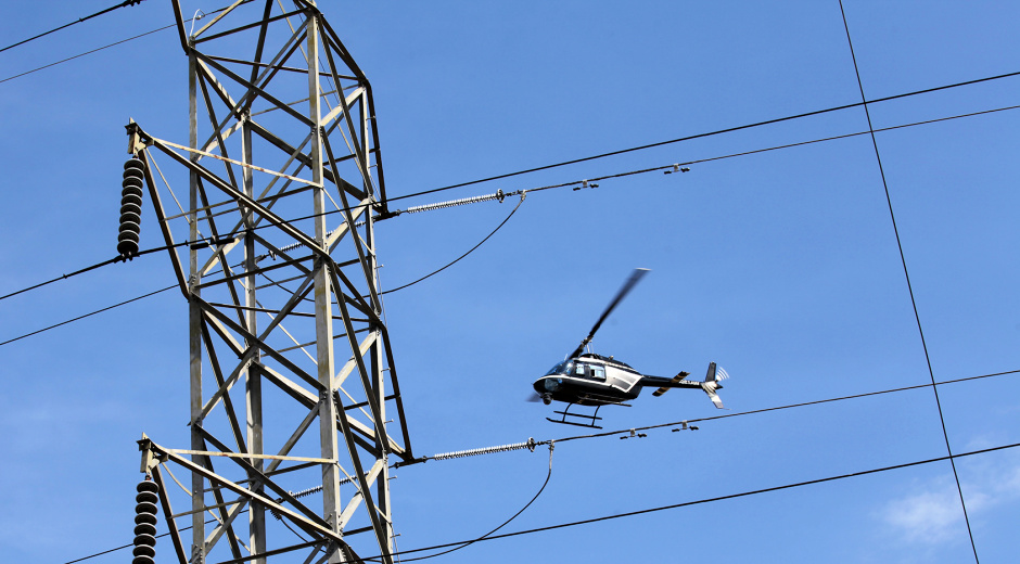 FirstEnergy Upgrading Transmission Equipment Via Helicopter in Northeast  Ohio