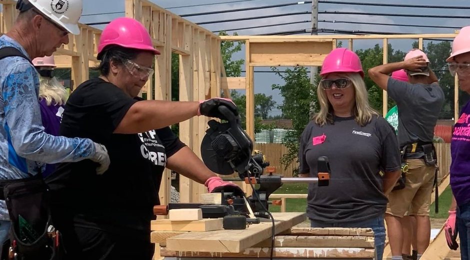 women build project for habitat for humanity